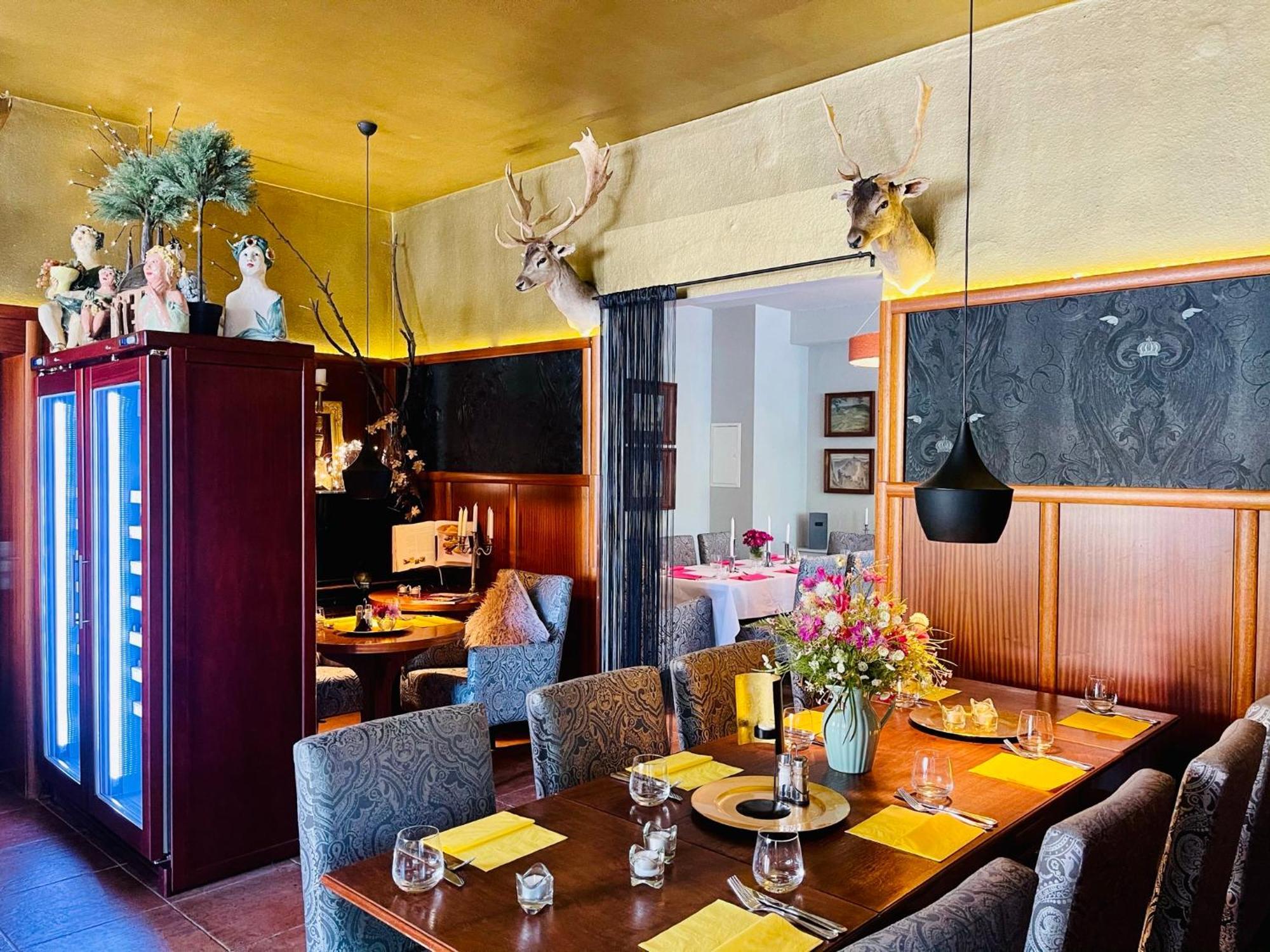 Zu Den Linden - Radebeul Pension Mit Restaurant Exterior foto